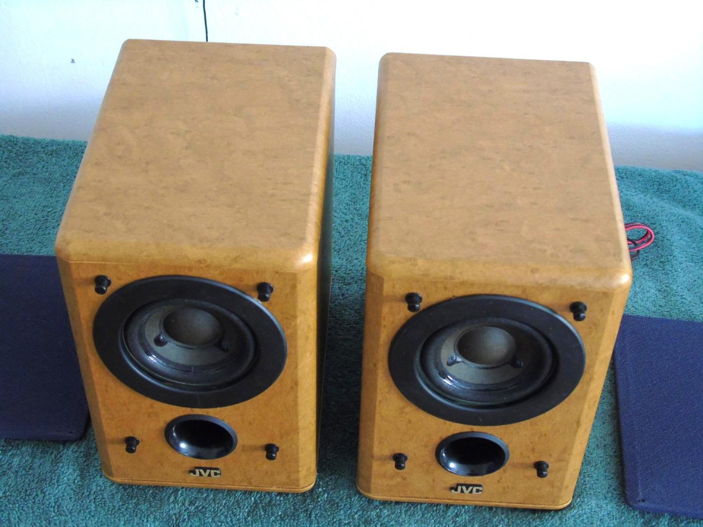 kolumny stereo jvc ładne i sprawne. wysyłka.