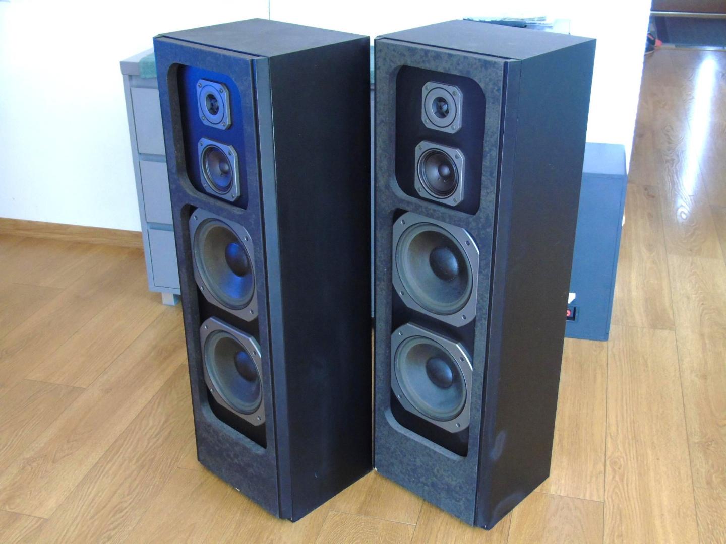 Kolumny stereo SHARP CP-7700 sprawne i mocne 2 x 250 wat. 8 ohm. DOSTA