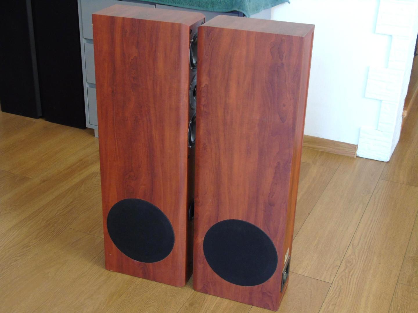 Kolumny Magnat sprawne świetne stereo 2x 280 wat.. DOSTAWA
