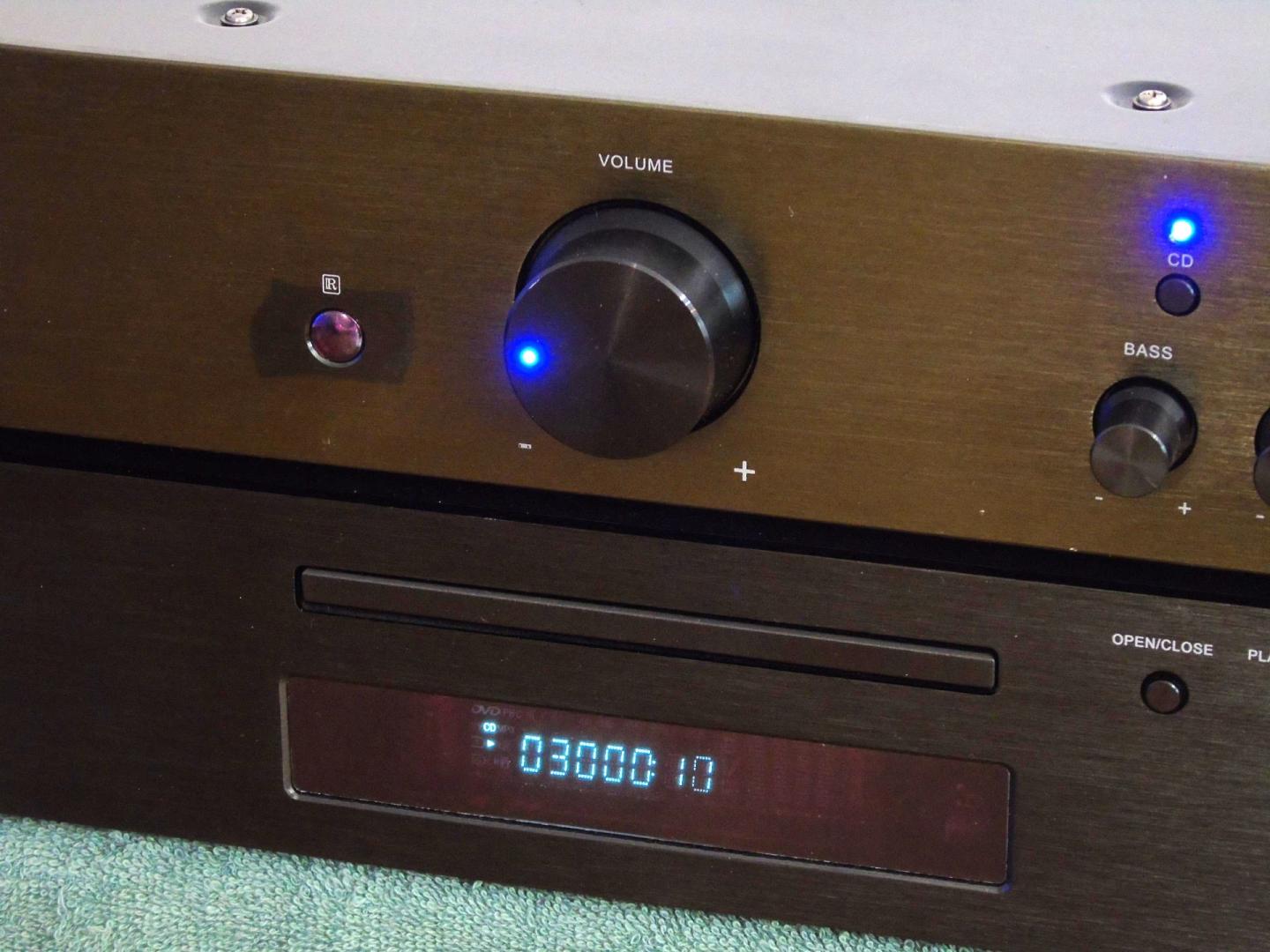 śliczny zestaw stereo auna pilot usb mp3 cd rds aux sprawna. dostawa