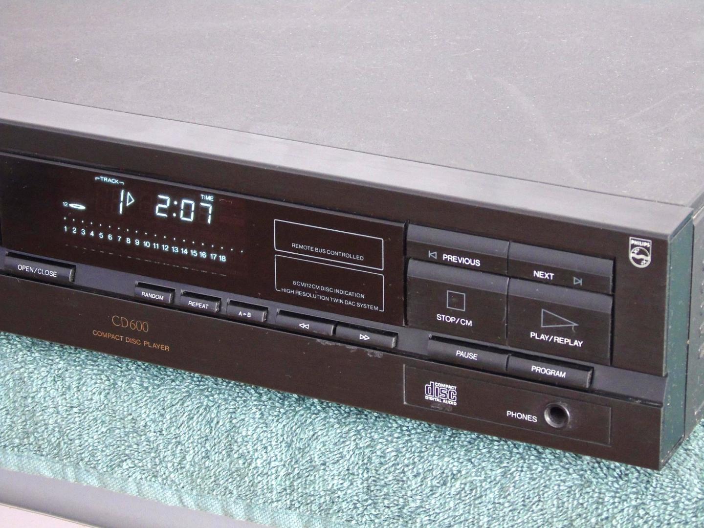 cd philips cd-600 sprawny i ładny. wysyłka.