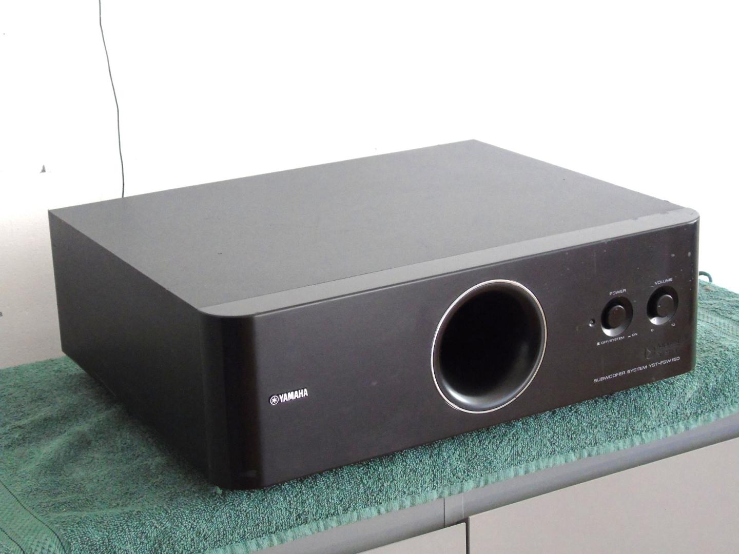 Subwoofer aktywny Yamaha YST-FSW150 czarny sprawny. WYSYŁKA