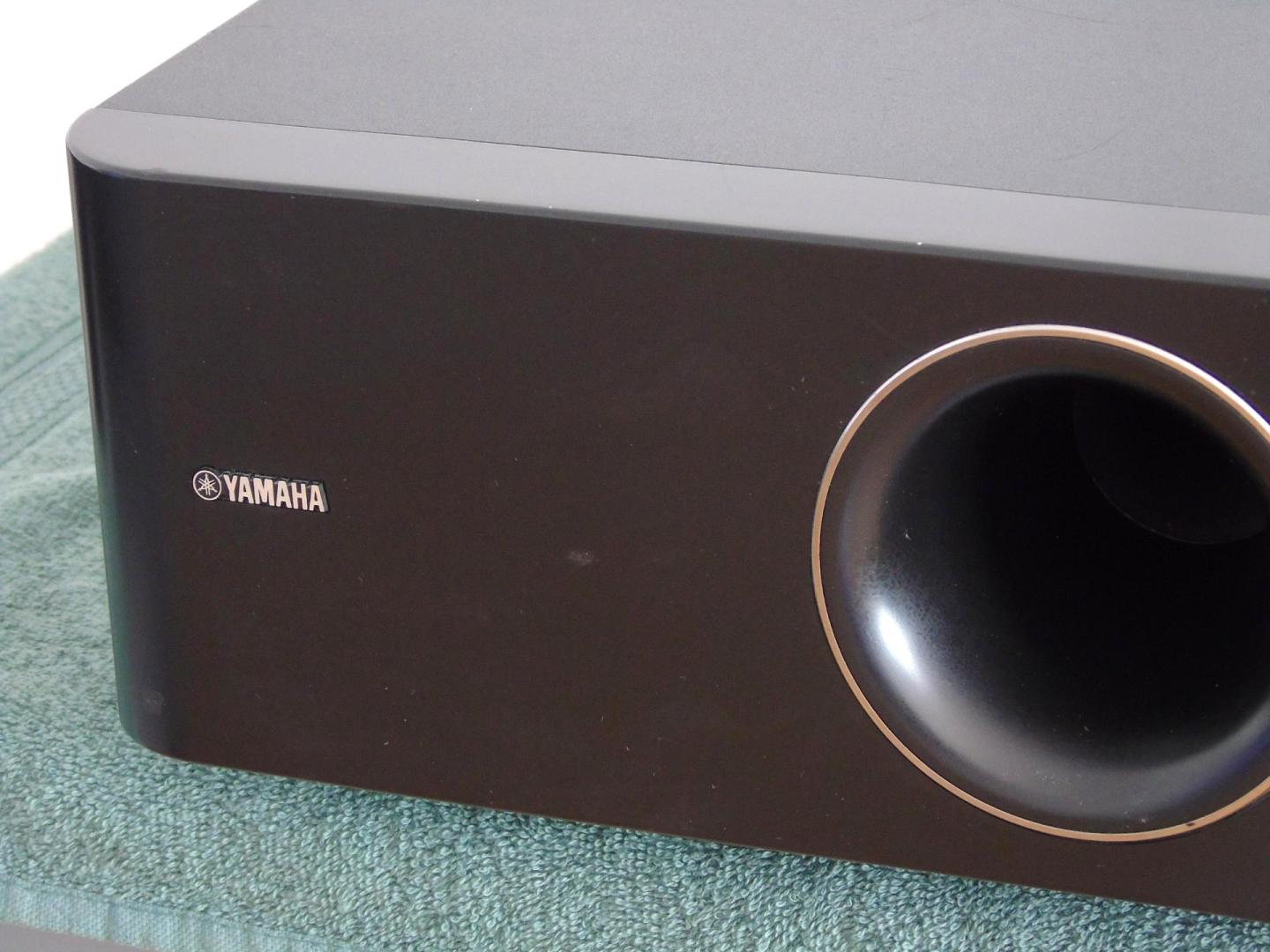 Subwoofer aktywny Yamaha YST-FSW150 czarny sprawny. WYSYŁKA