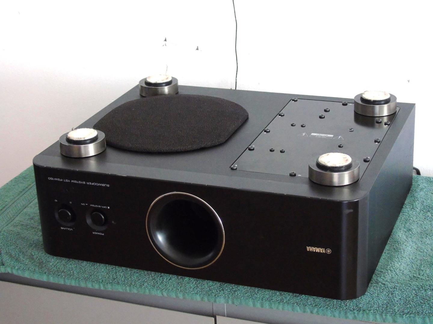 Subwoofer aktywny Yamaha YST-FSW150 czarny sprawny. WYSYŁKA