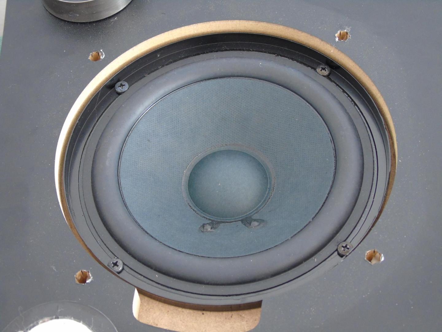 Subwoofer aktywny Yamaha YST-FSW150 czarny sprawny. WYSYŁKA