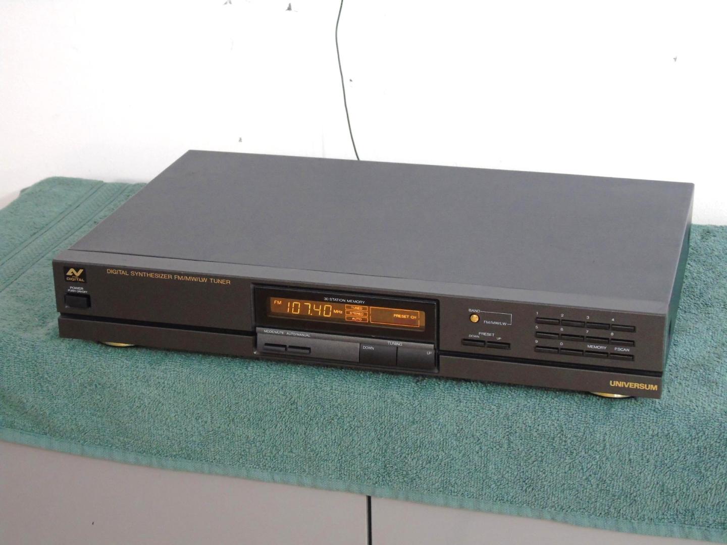 Tuner radiowy Universum T-46010 sprawny i ładny. WYSYŁKA.