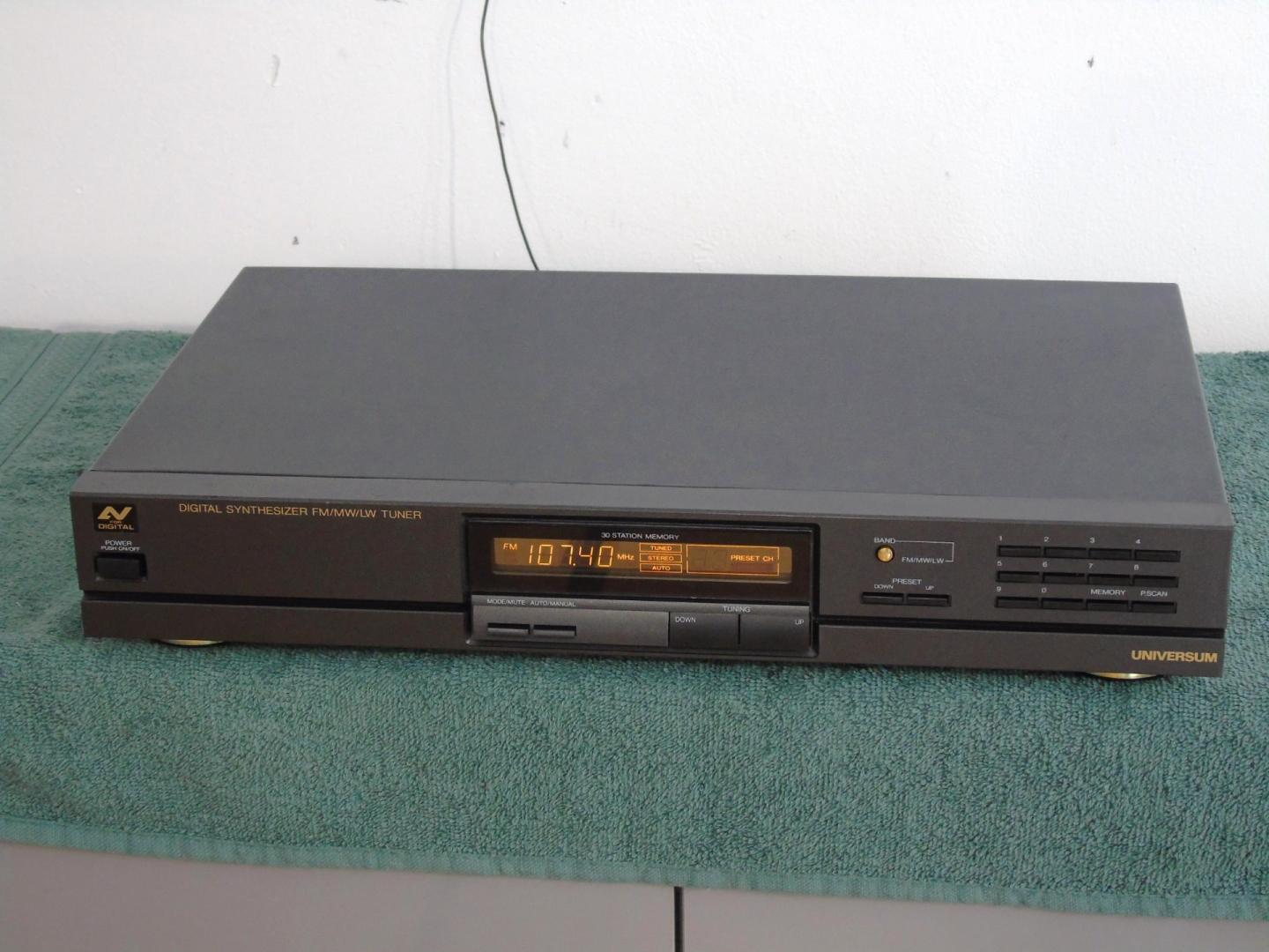 Tuner radiowy Universum T-46010 sprawny i ładny. WYSYŁKA.