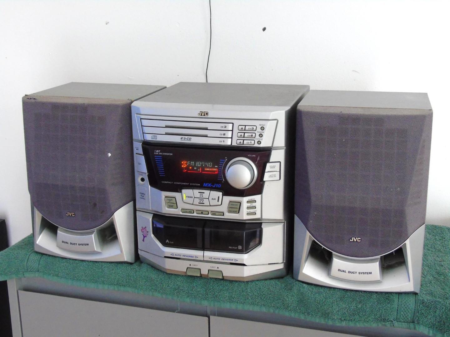 wieża jvc kolumny radio aux mocna. dostawa.