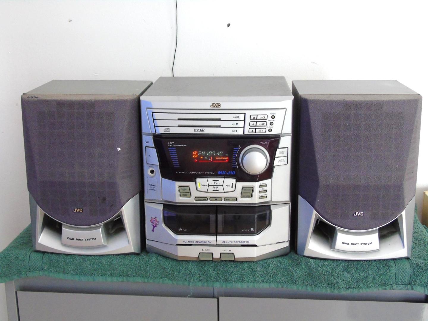 wieża jvc kolumny radio aux mocna. dostawa.