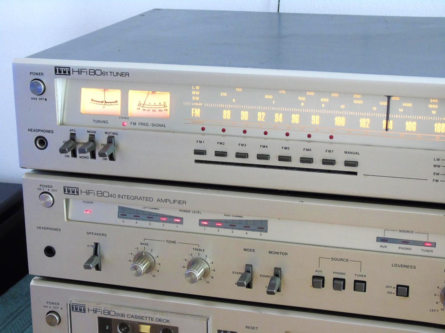 Wzmacniacz tuner i magnetofon ITT sprawne i ładne Vintage. DOSTAWA