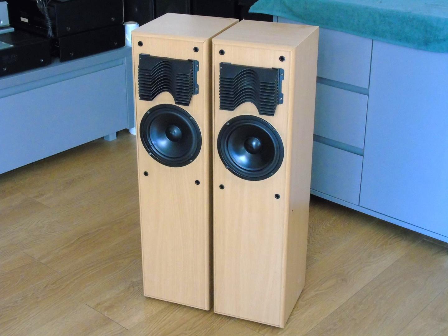 Wysokie kolumny audio 2x 100 wat fajne stereo. DOSTAWA.
