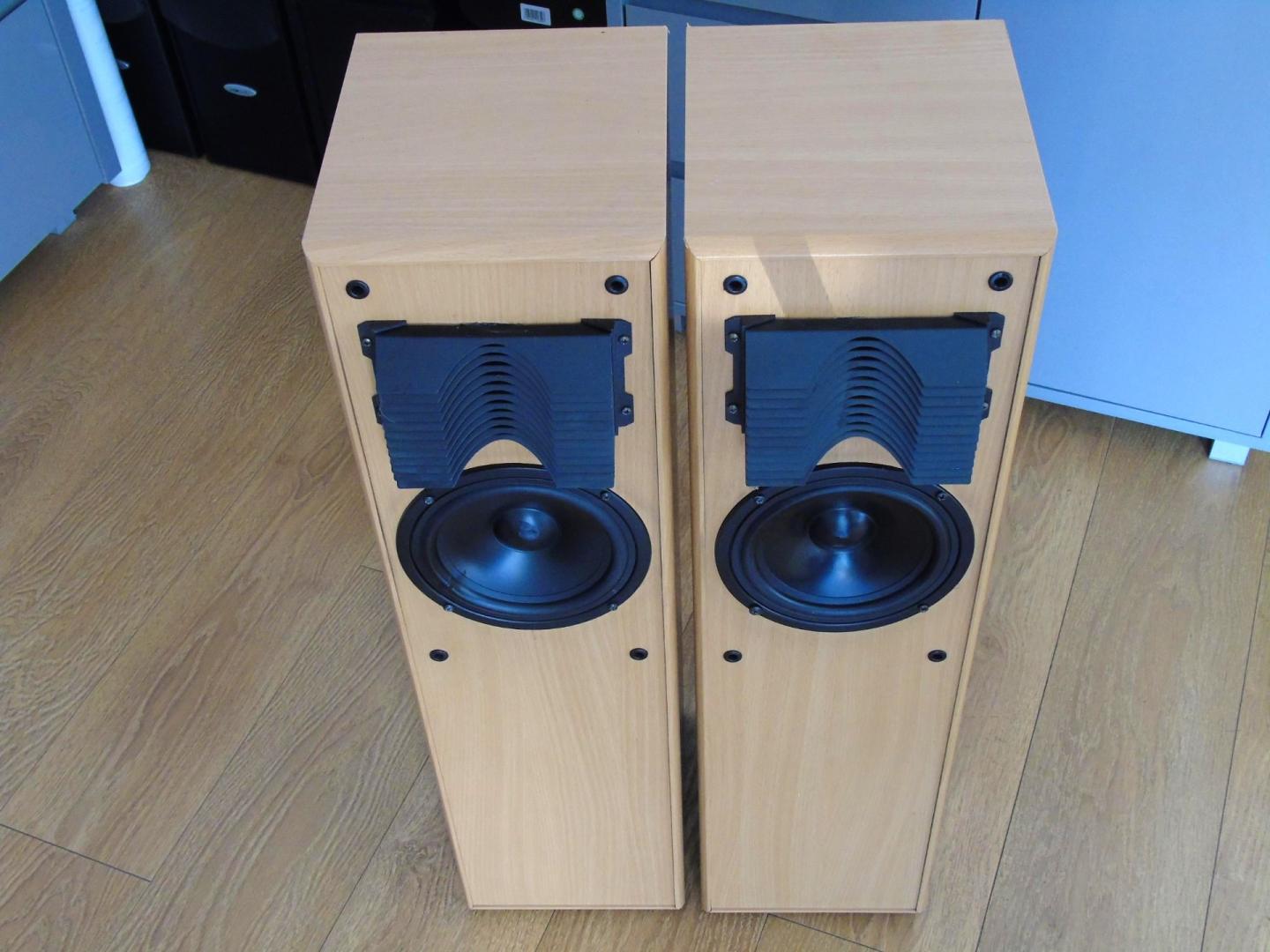 Wysokie kolumny audio 2x 100 wat fajne stereo. DOSTAWA.
