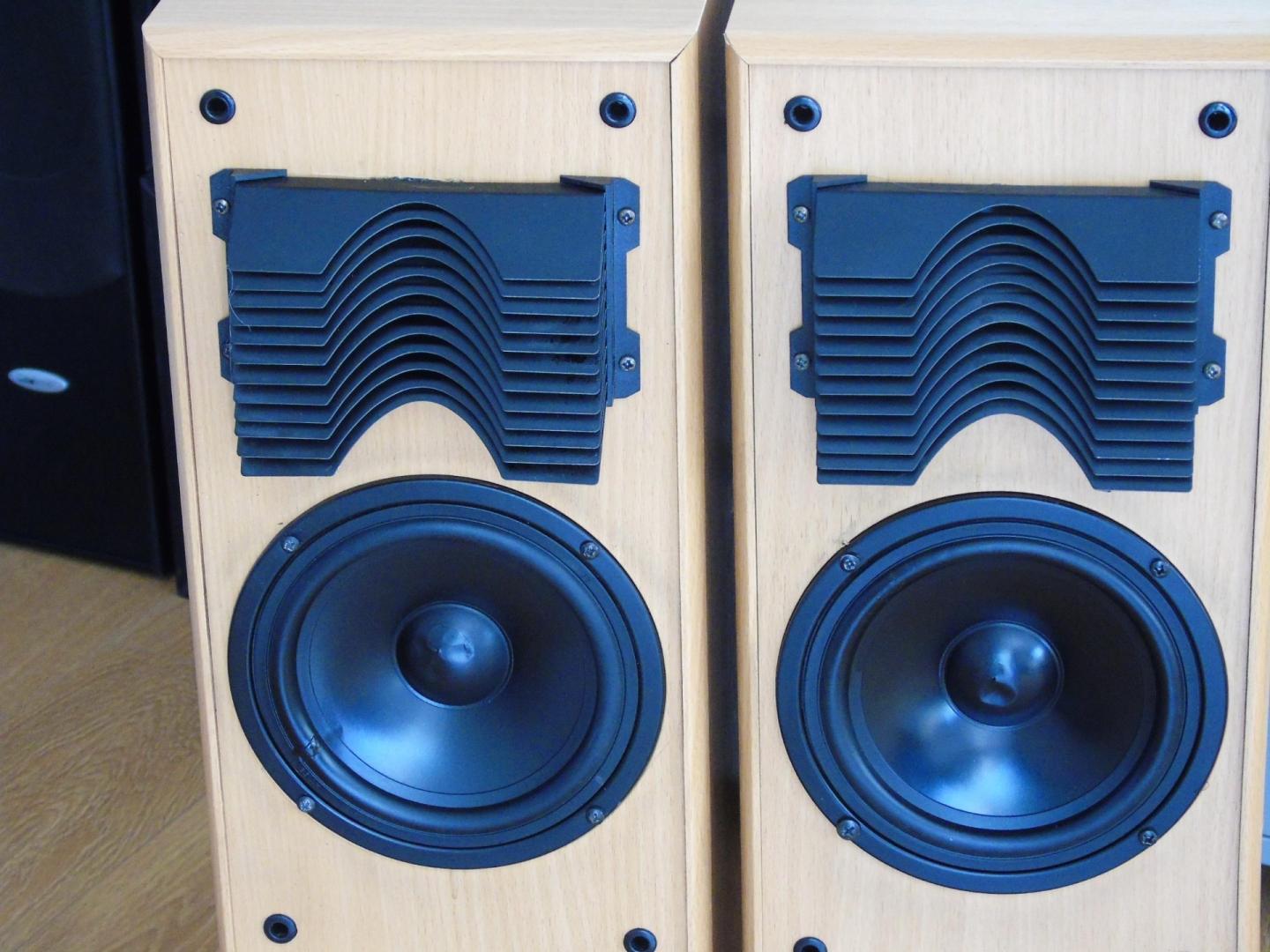 Wysokie kolumny audio 2x 100 wat fajne stereo. DOSTAWA.