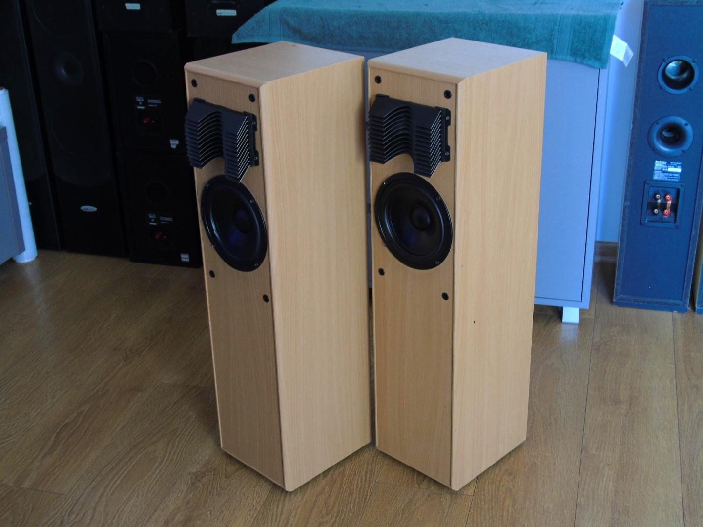 Wysokie kolumny audio 2x 100 wat fajne stereo. DOSTAWA.