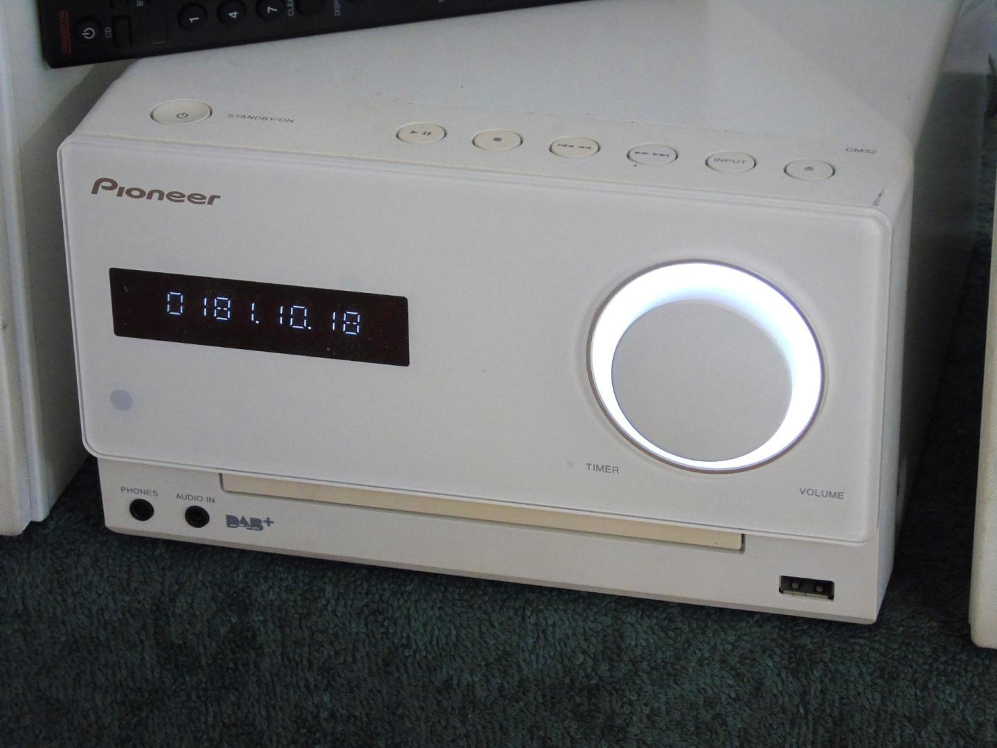 wieża stereo pioneer pilot usb mp-3 bt cd radio dab rds 2x aux kol. do