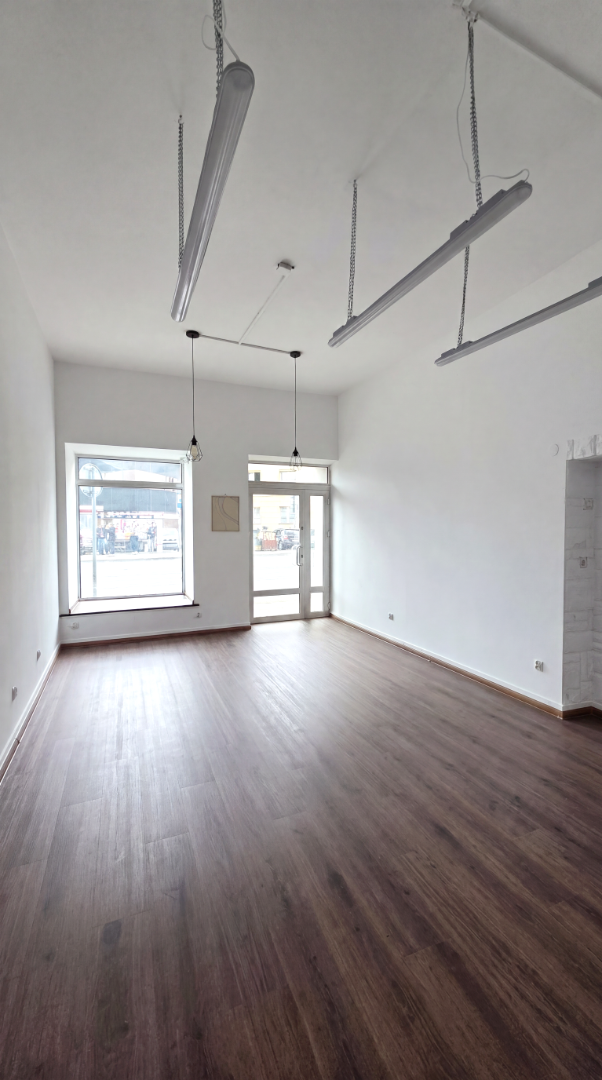 lokal użytkowy przy rynku głównym w jaśle | 34 m | wejście z chodnika