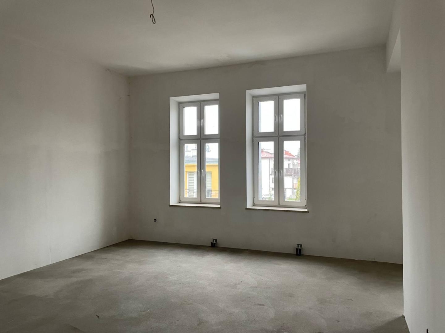 Lokal mieszkalny (8) w centrum Jasła, I piętro, 59,39 m.kw. + piwnica