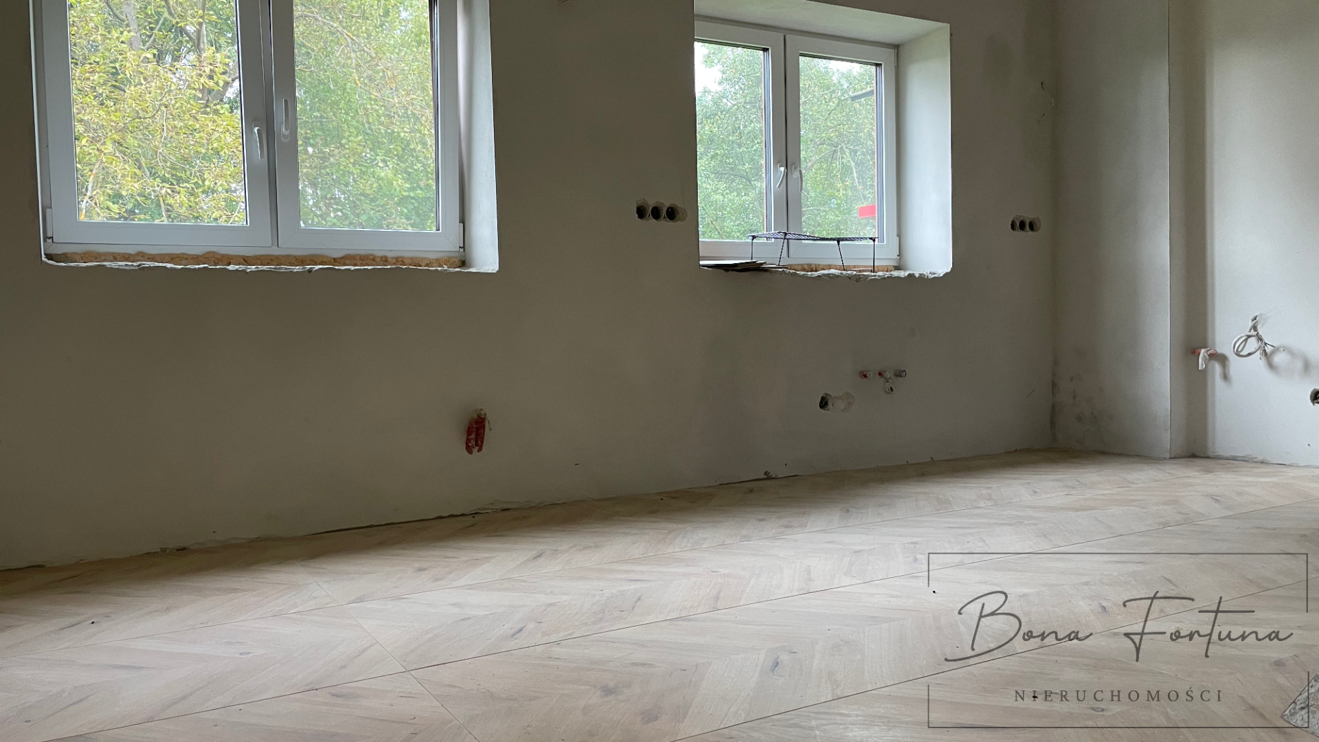 Częściowo wykończony dom 160 m2 na dużej działce 0,4354 ha, Pusta Wola