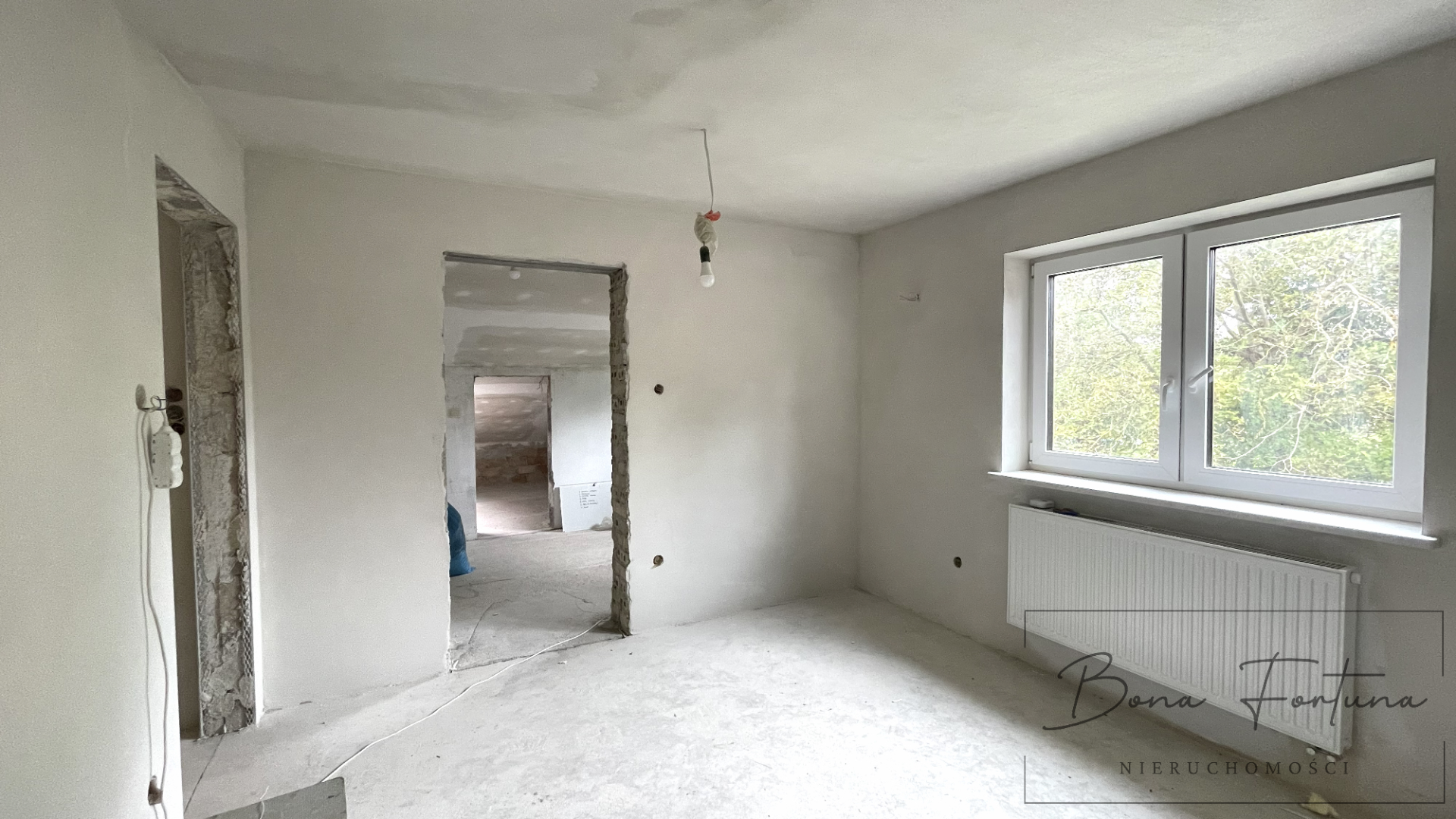 Częściowo wykończony dom 160 m2 na dużej działce 0,4354 ha, Pusta Wola