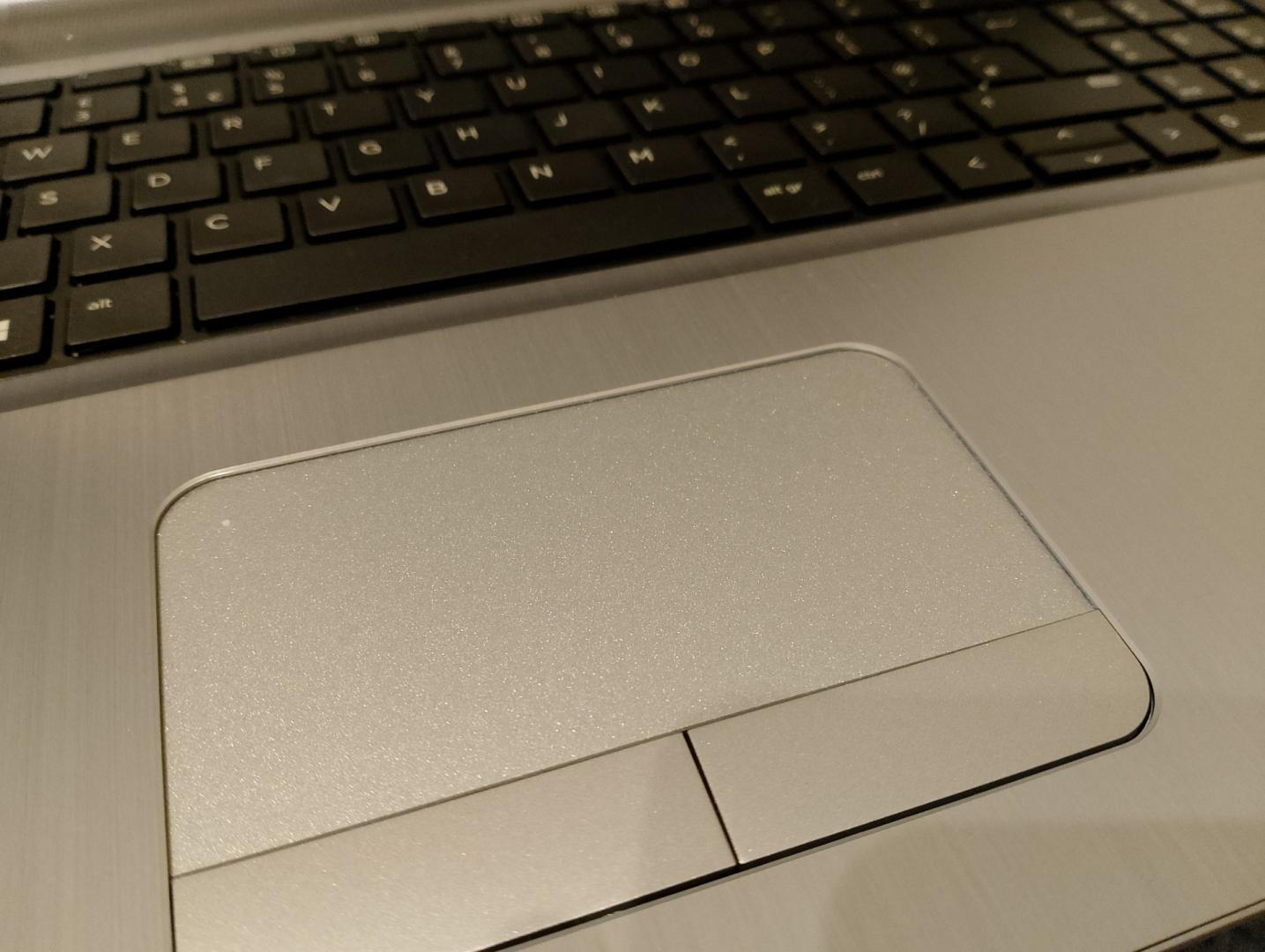 Duży laptop do pracy 17.3 cala FHD