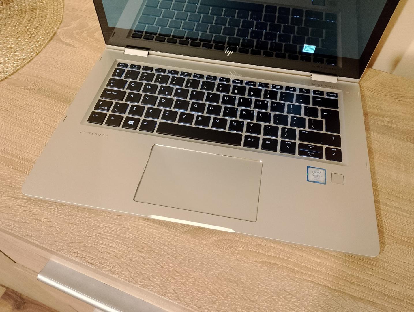 Notebook HP Elitebook obracany dotyk