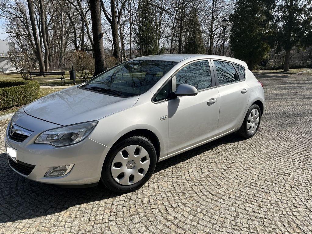 Opel AstraJ 1.4 Benzyna|Hatchback|2010|Klimatyzacja|Zadbany