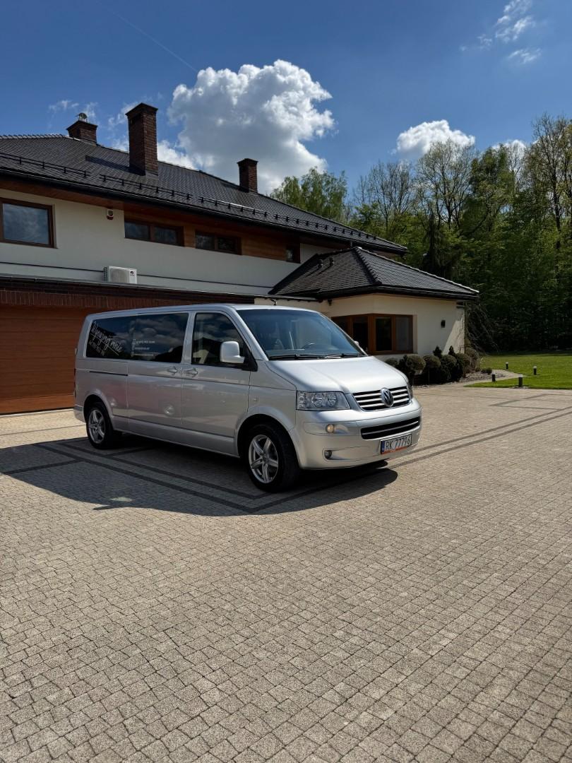 Wynajem samochodu Volkswagen Caravelle 2006, 9 osobowa Wersja LONG