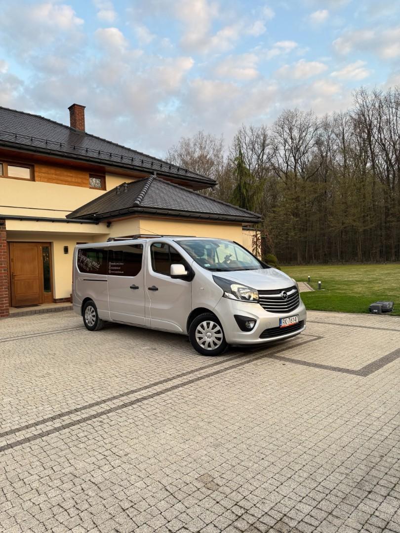 Wynajmę busa 9 osobowego Opel VIVARO 2018r.