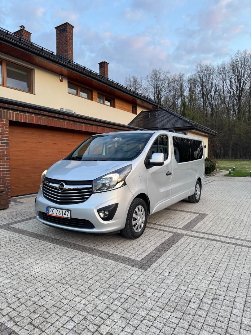 Wynajmę busa 9 osobowego Opel VIVARO 2018r.