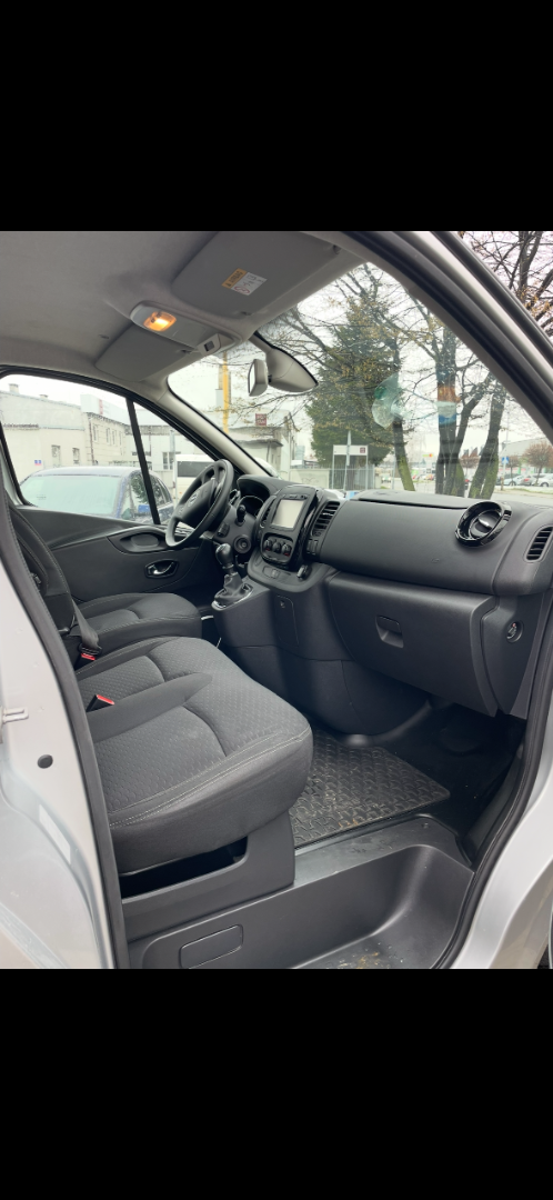 Wynajmę busa 9 osobowego Opel VIVARO 2018r.