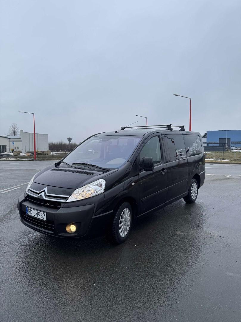 Wynajem Citroen Jumpy Combi 9-osobowy