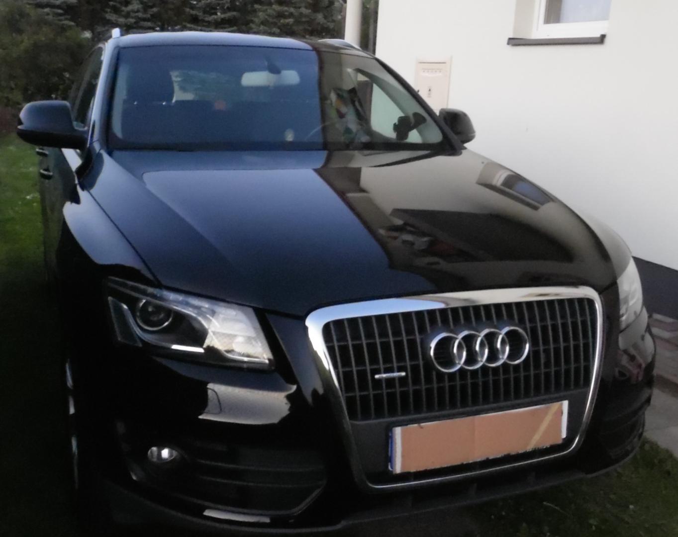 samochód osobowy Audi Q5