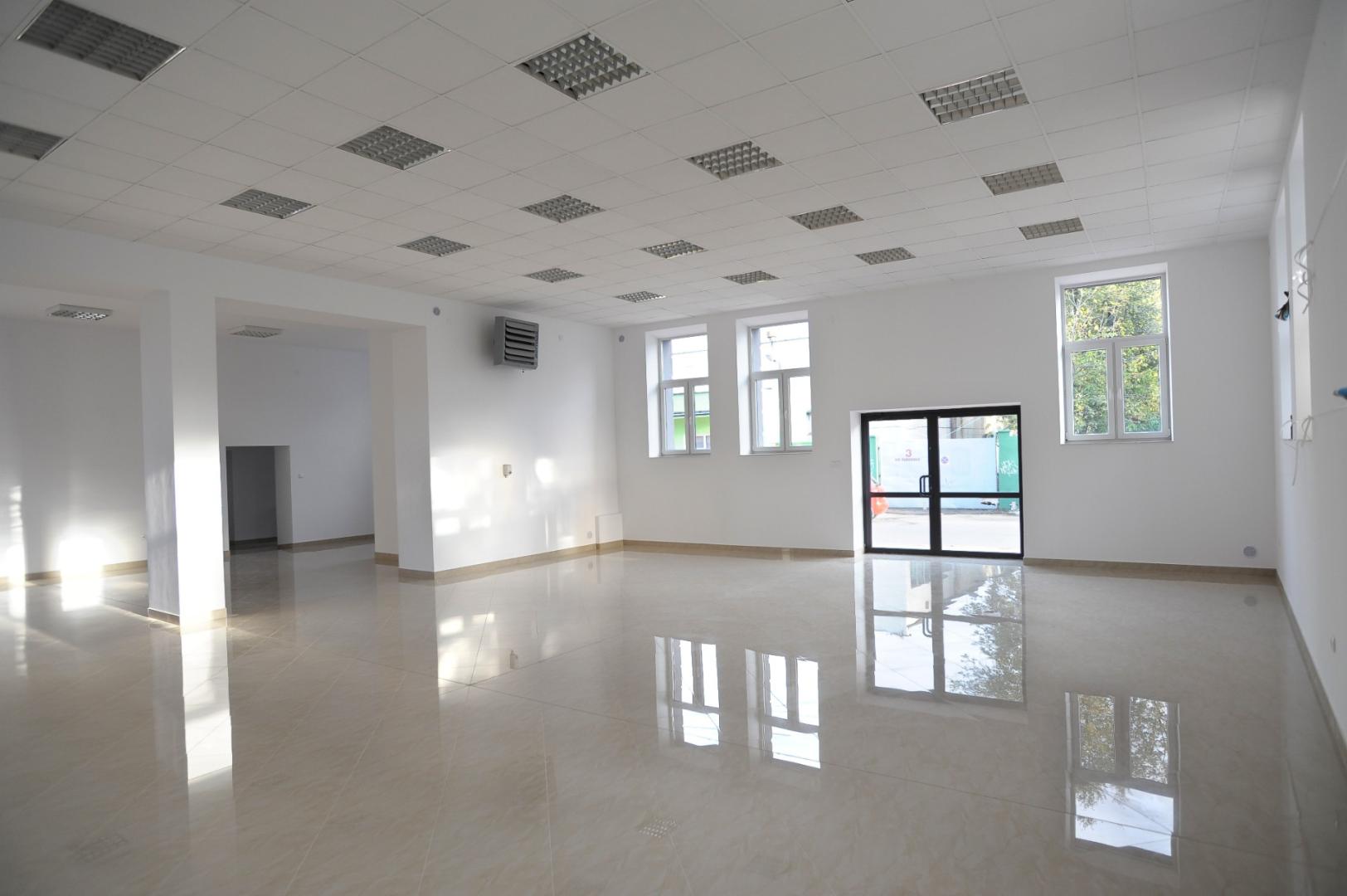 Lokal handl-usług 153 m | Centrum Jasła | Parter | Witryny | Parking