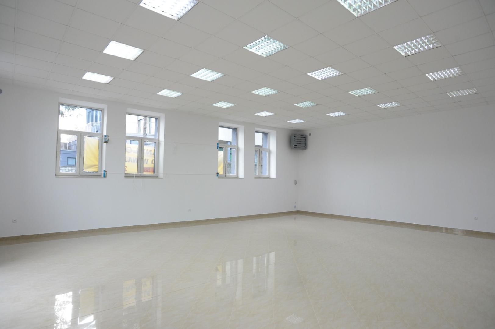 Lokal handl-usług 153 m | Centrum Jasła | Parter | Witryny | Parking