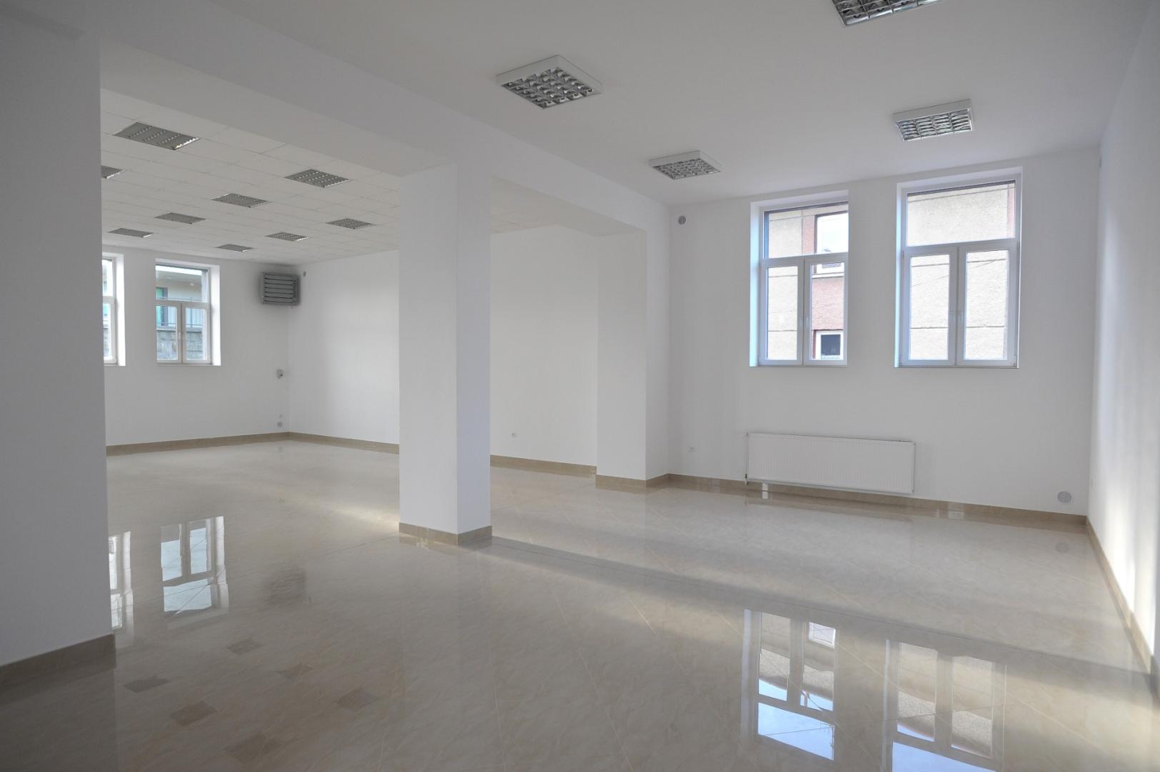 Lokal handlowo-usługowy 250 m | Parter | Witryna | Parking