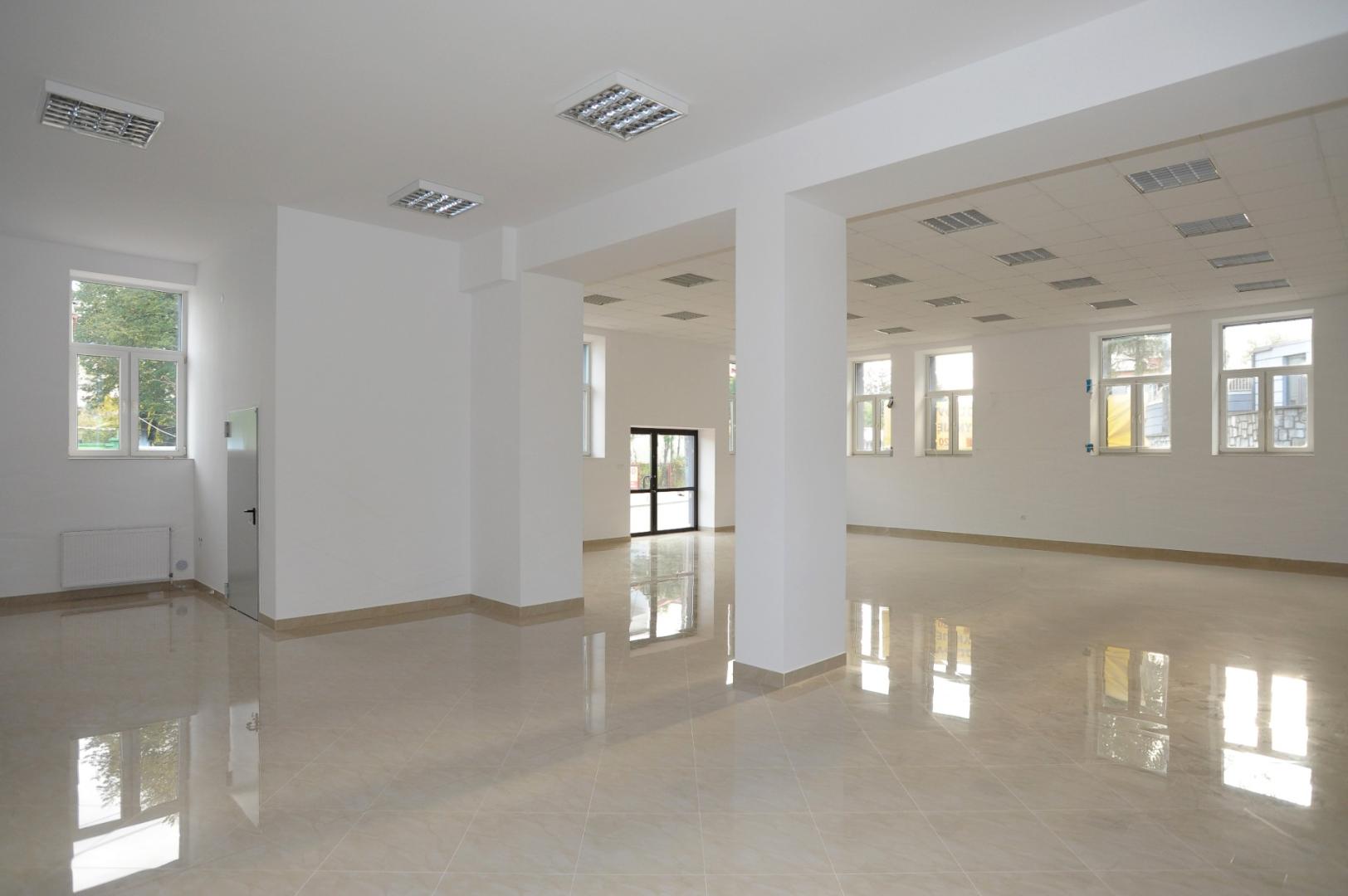 Lokal handlowo-usługowy 250 m | Parter | Witryna | Parking