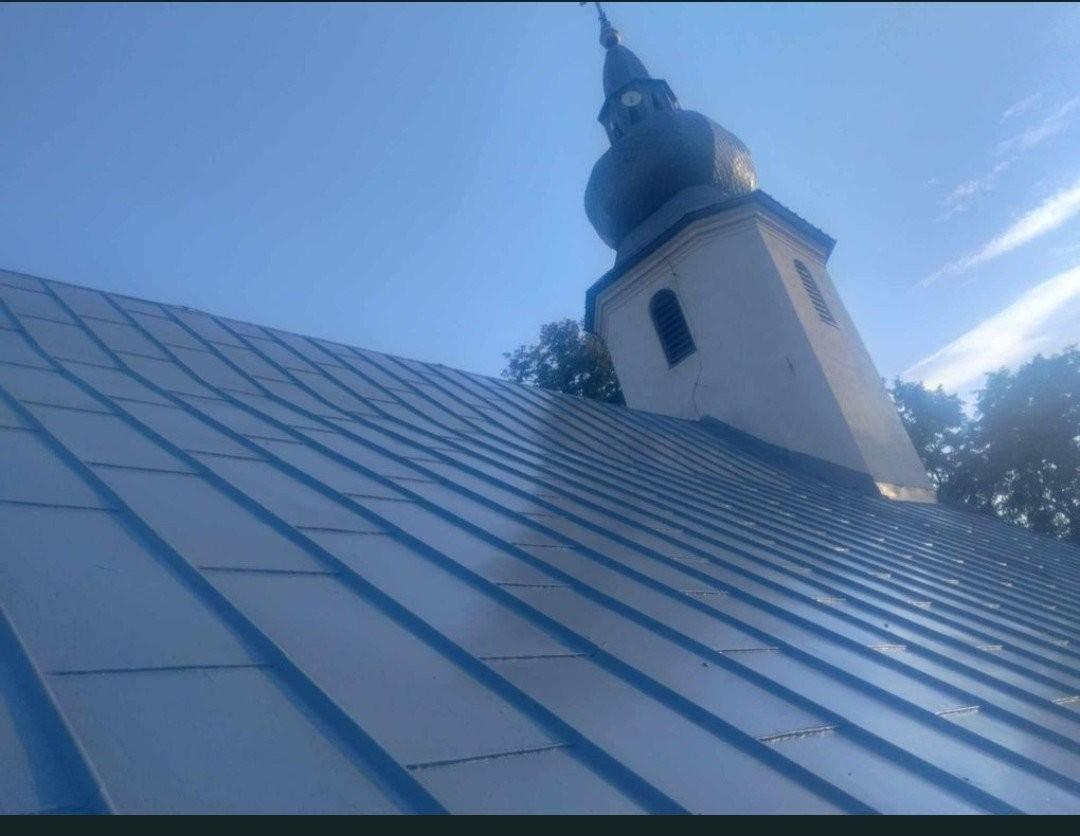Malowanie dachów, montaż podbitki dchowej,rynien, sniegolapow.