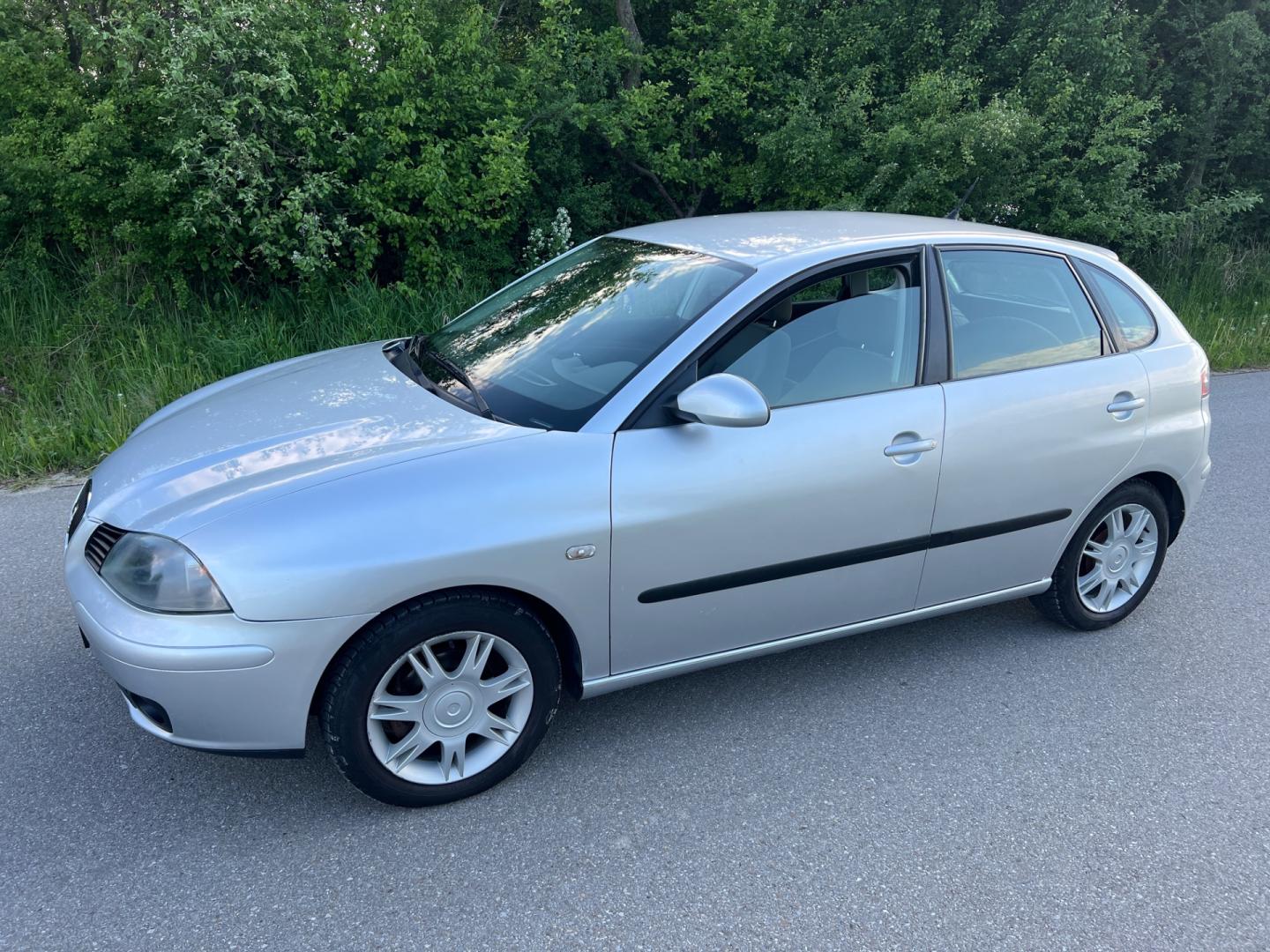 Seat Ibiza 1.4/2004r/221tys/klimatronik/4el szyby/opony lato zima/zdro