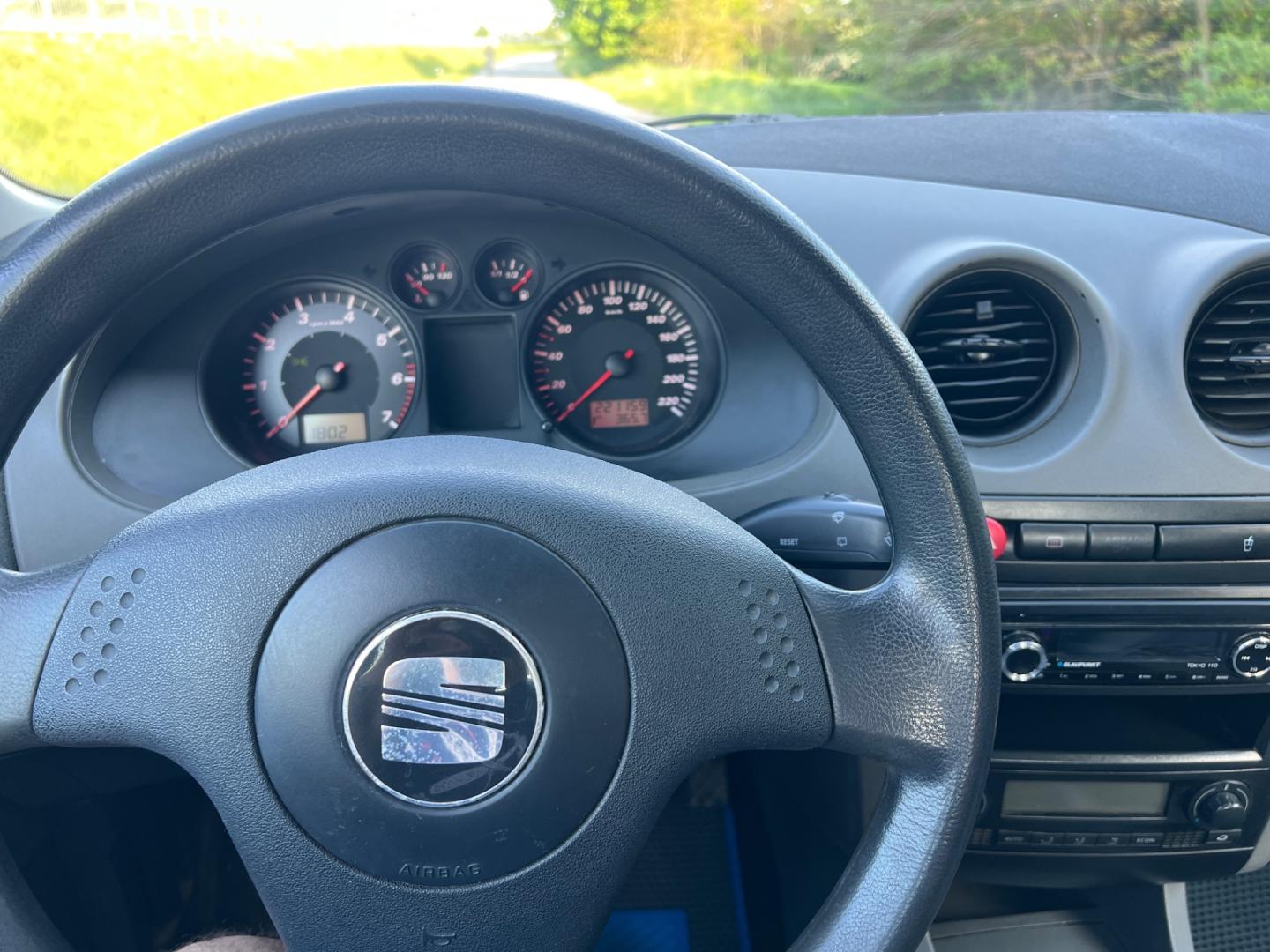 Seat Ibiza 1.4/2004r/221tys/klimatronik/4el szyby/opony lato zima/zdro