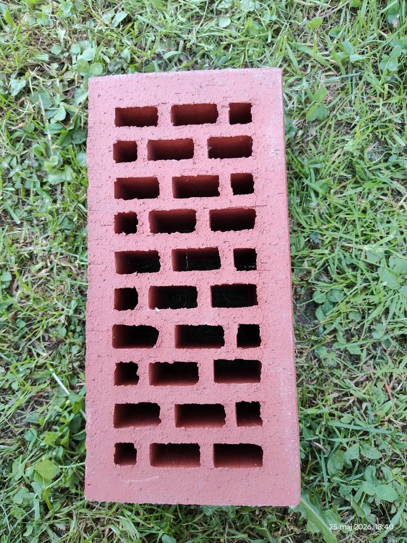 Cegła klinkierowa dziurawka