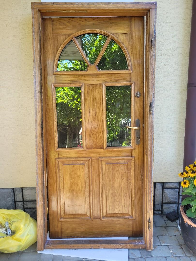 Sprzedam dębowe zewnętrzne drzwi