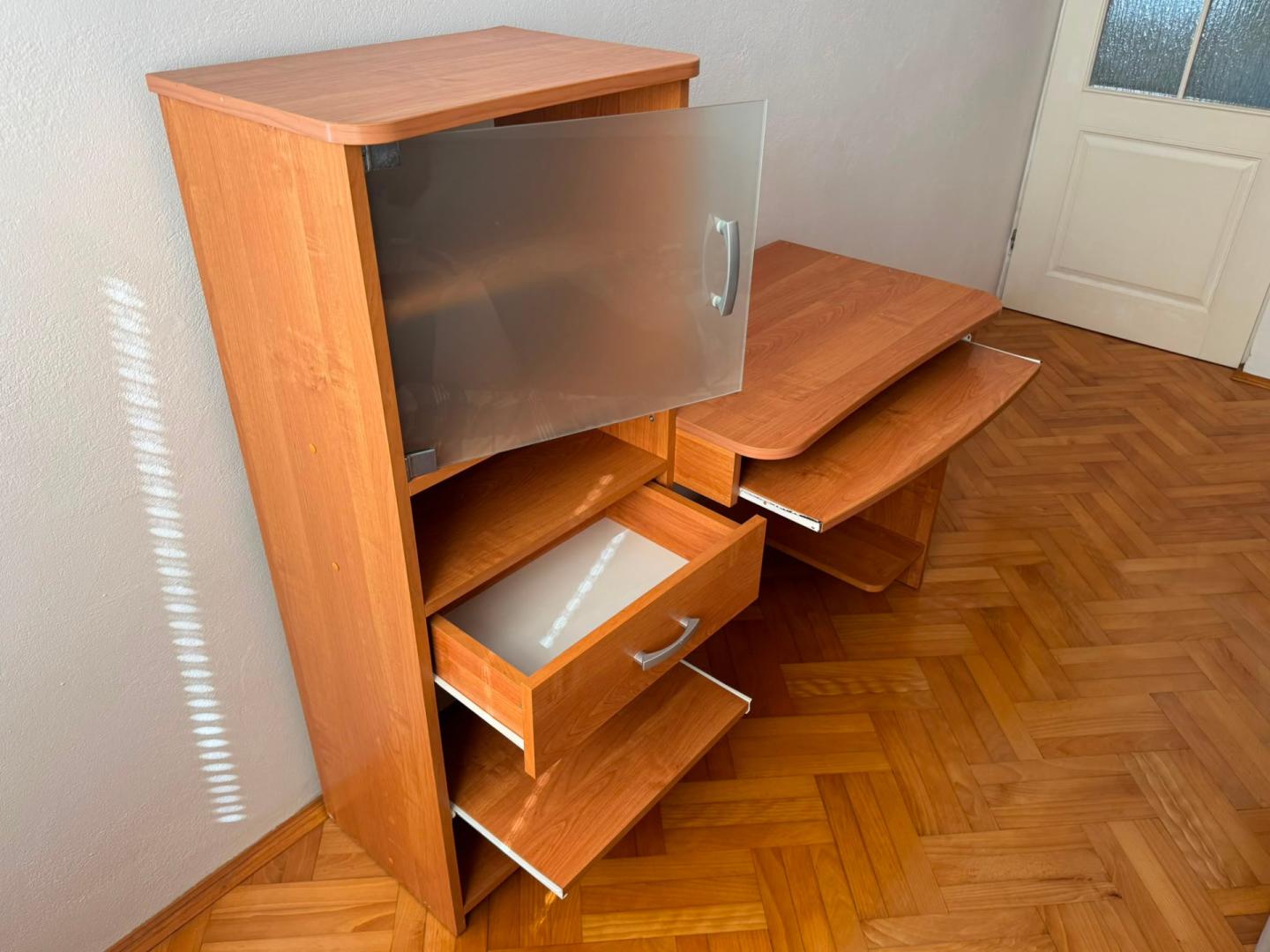 Biurko komputerowe z dostawką, szufladą i szafką + półka zawieszana
