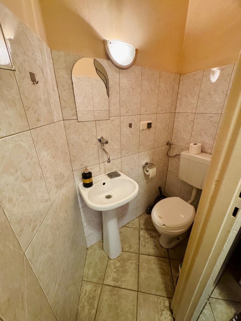 Lokal do wynajęcia 31 m2, ul. Mickiewicza 1, centrum Jasło