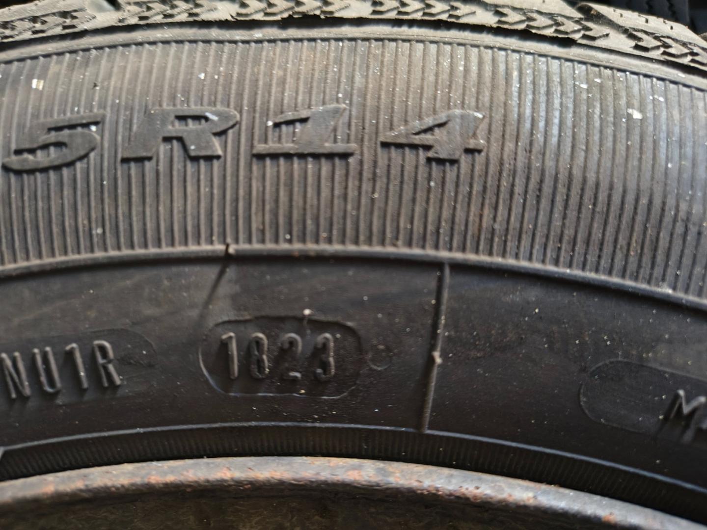 Opony zimowe z felgami - Dębica frigo 2 185/65 r14