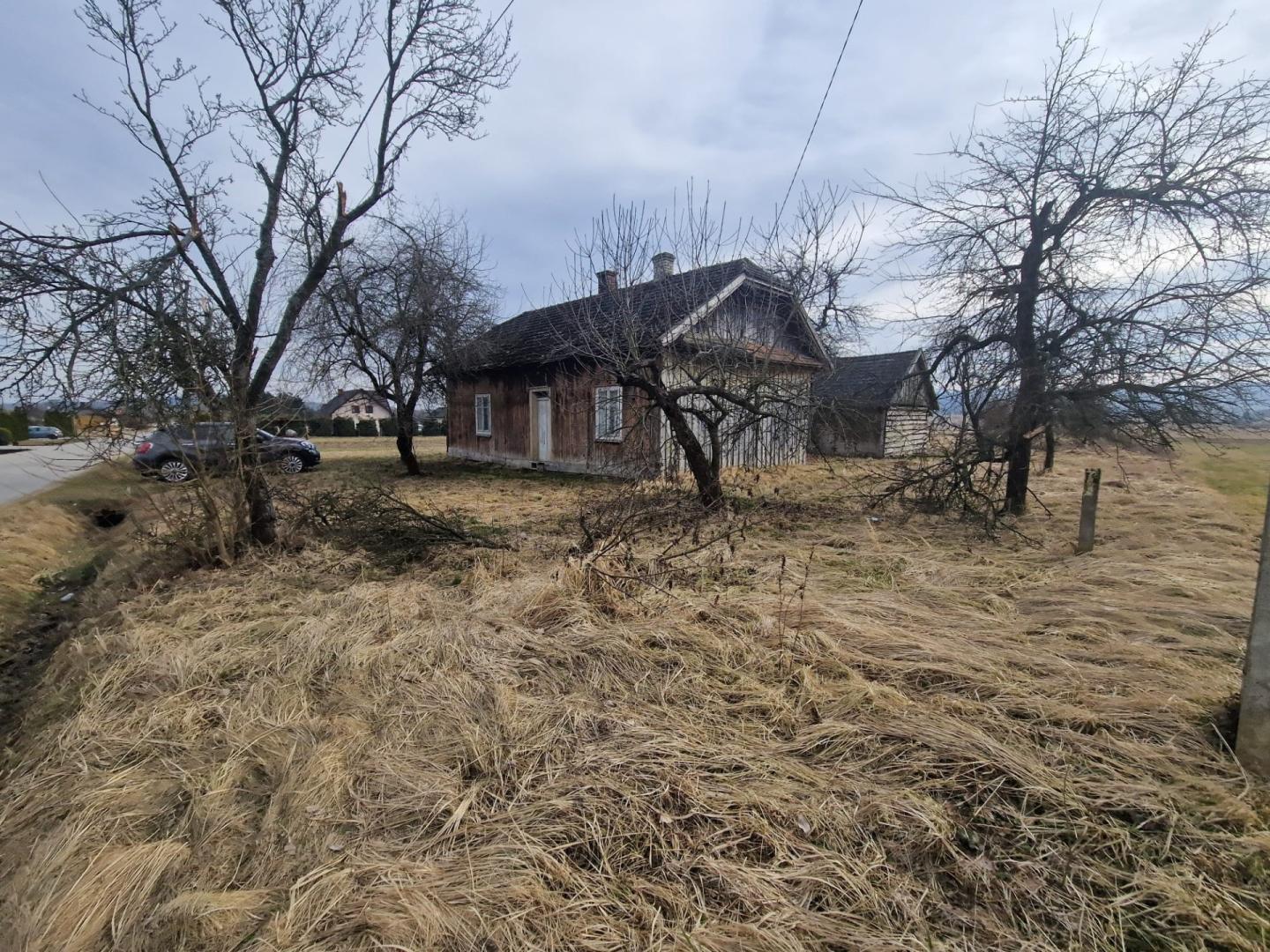 Pagórek, dom drewniany ze stodołą, działka 54ar, widok na Beskid Niski