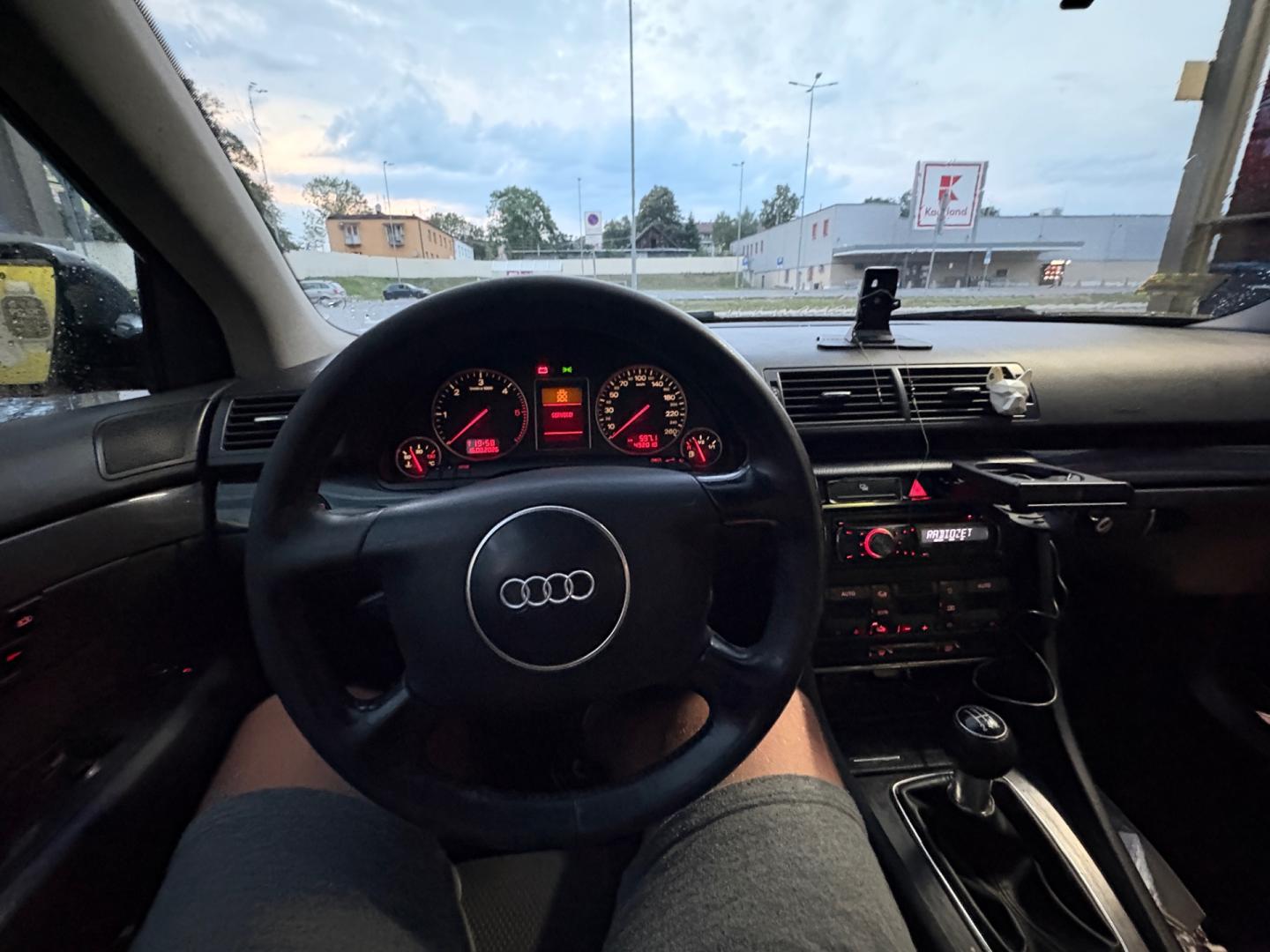 Audi a4b8